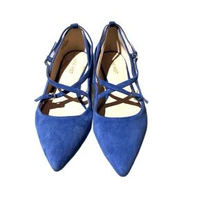 Nine West blue suede shoes. Strappy flats
Size 8